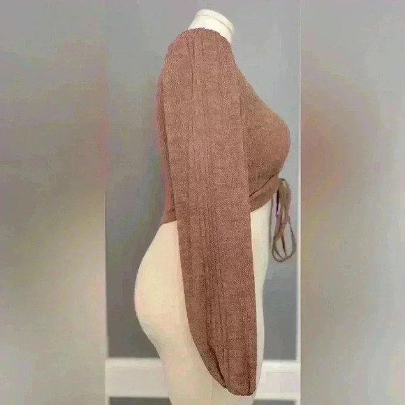 Shein Ruched Drawstring Lantern Sleeve Crop Top (555) - Picture 4 of 10